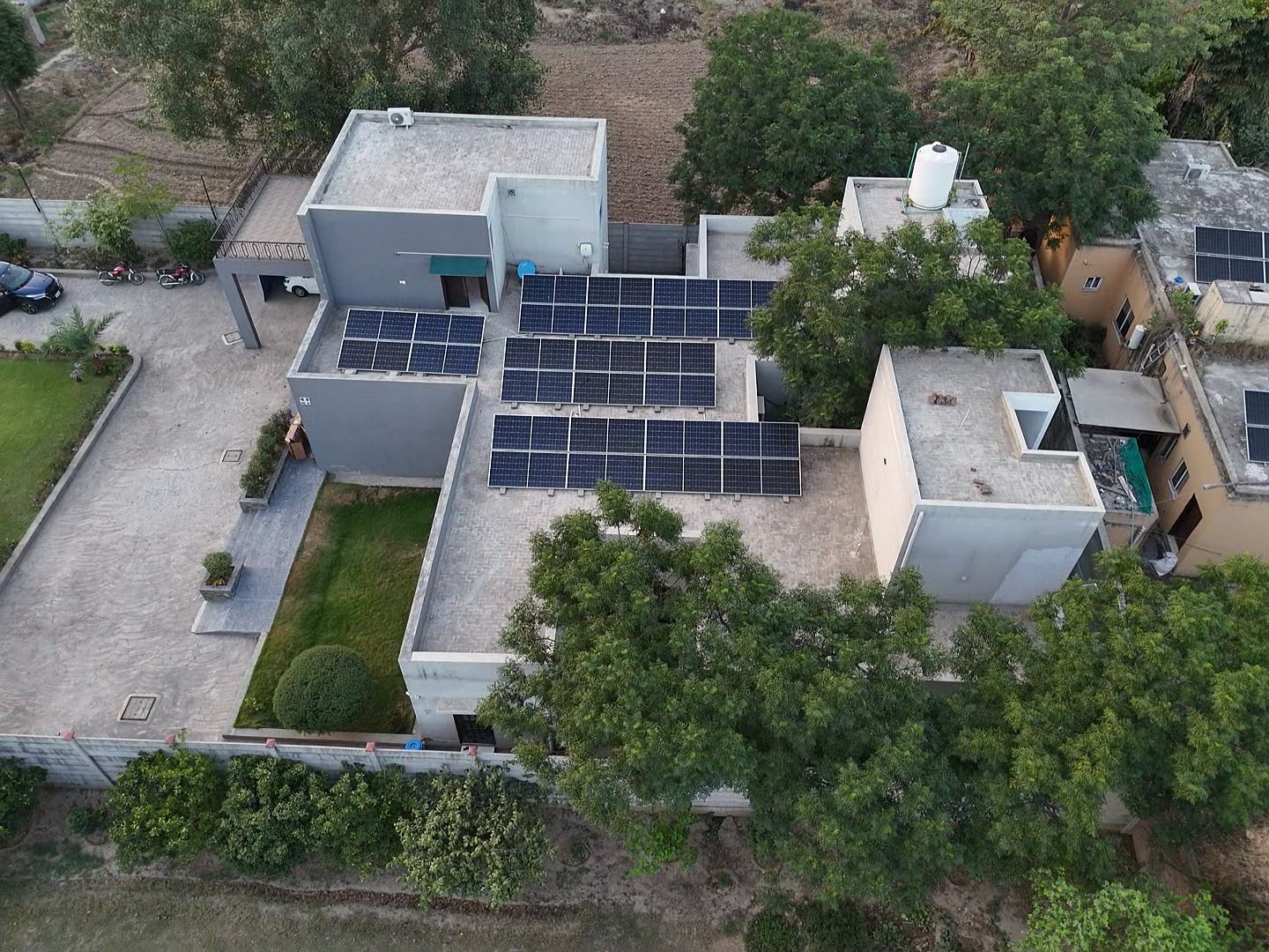 Residential rooftop solar installation